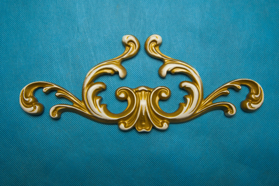 Кровать "Флоренция" с каретной стяжкой декор изголовья, патина золото