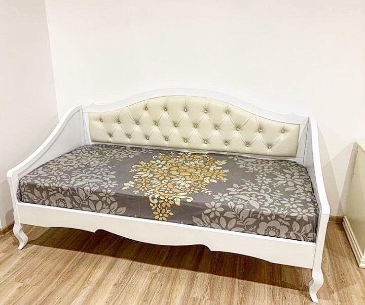 Кровать "Анджелика" с каретной стяжкой  